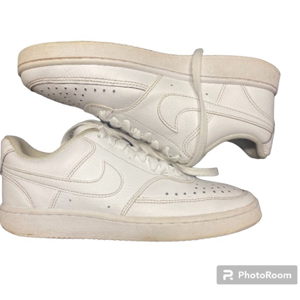 Nike women’s court vision low